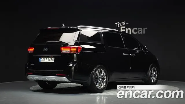 Kia Carnival 2018 thumb 2