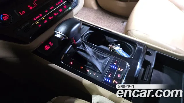 Kia Carnival 2018 thumb 9