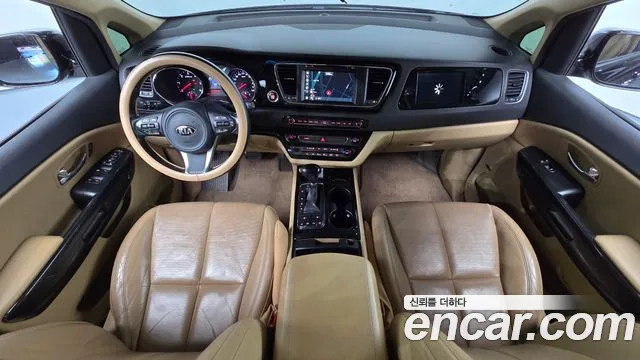 Kia Carnival 2015 thumb 7