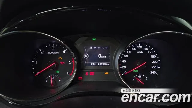 Kia Carnival 2015 thumb 8