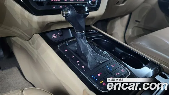 Kia Carnival 2015 thumb 9