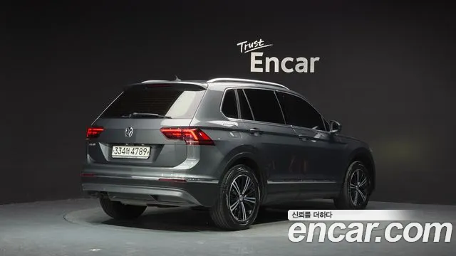 Volkswagen Tiguan 2020 thumb 2