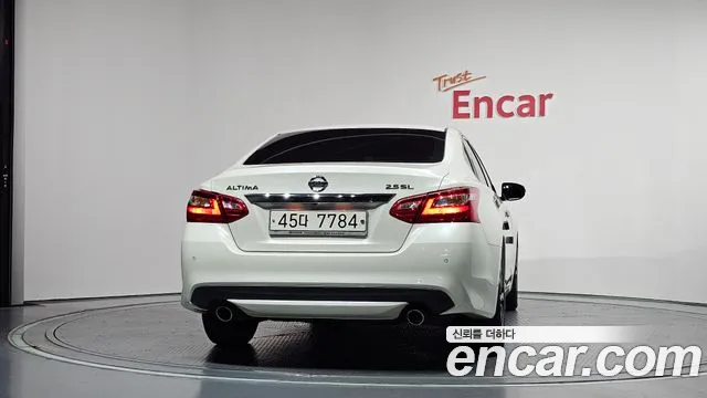 Nissan Altima 2017 thumb 4