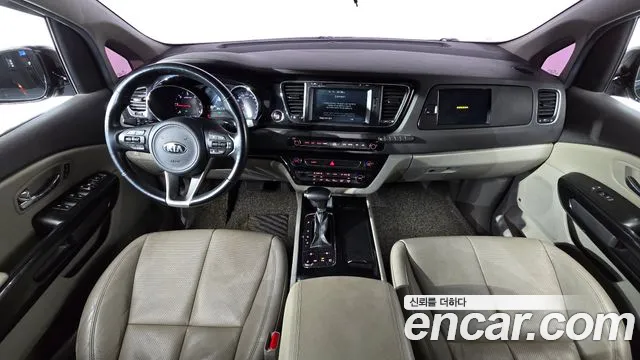 Kia Carnival 2017 thumb 7