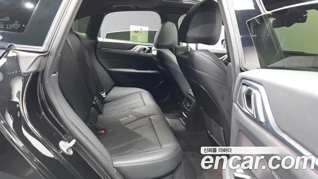 BMW i4 2022 thumb 12