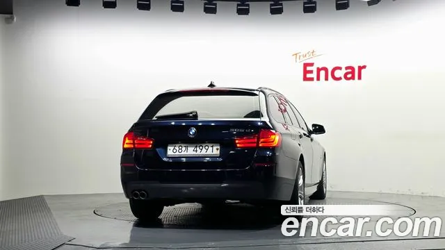 BMW 5 серии 2012 thumb 4
