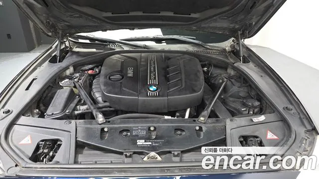BMW 5 серии 2012 thumb 6