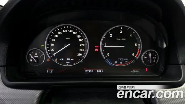 BMW 5 серии 2012 thumb 8