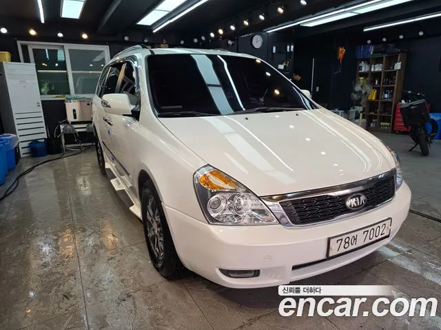 Kia Carnival 2013 thumb 3