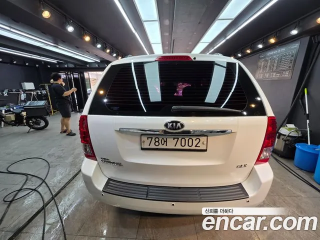 Kia Carnival 2013 thumb 4