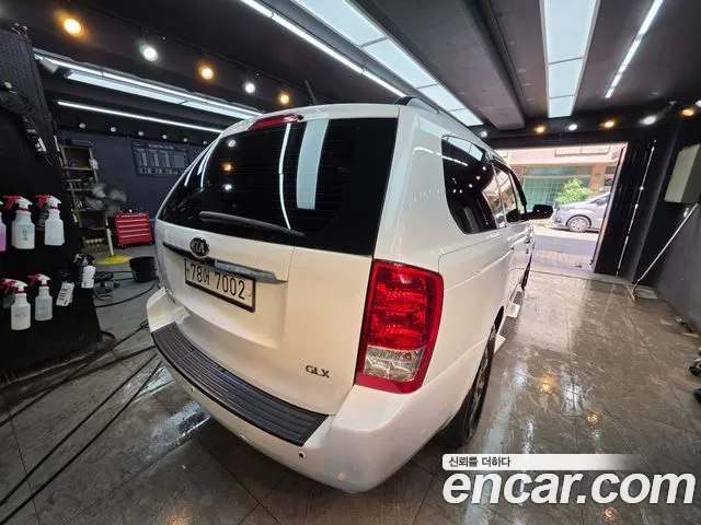 Kia Carnival 2013 thumb 6