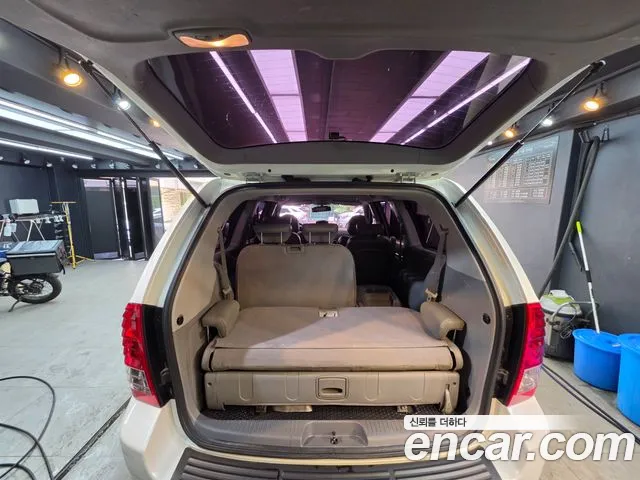 Kia Carnival 2013 thumb 7