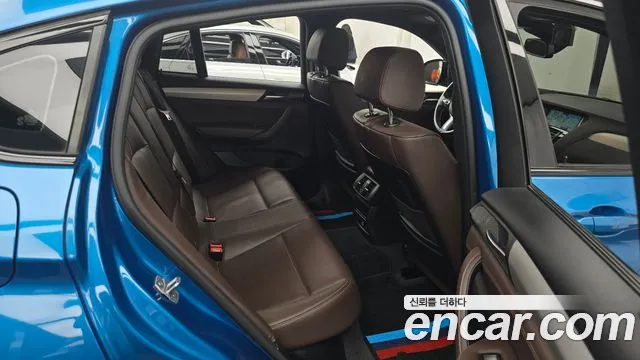 BMW X4 2016 thumb 11