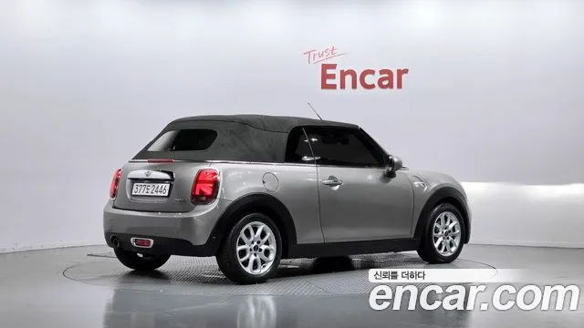 Mini Cooper Convertible 2019 thumb 2