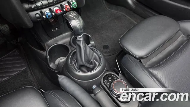 Mini Cooper Convertible 2019 thumb 9