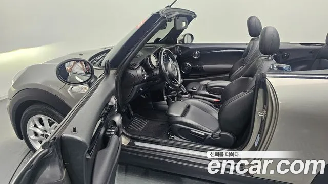 Mini Cooper Convertible 2019 thumb 10
