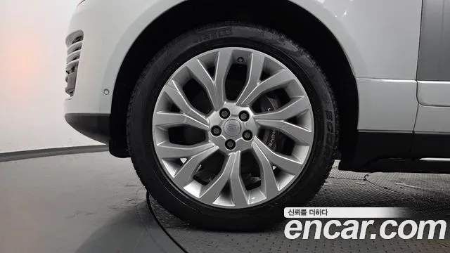 Land Rover Range Rover 2018 thumb 5