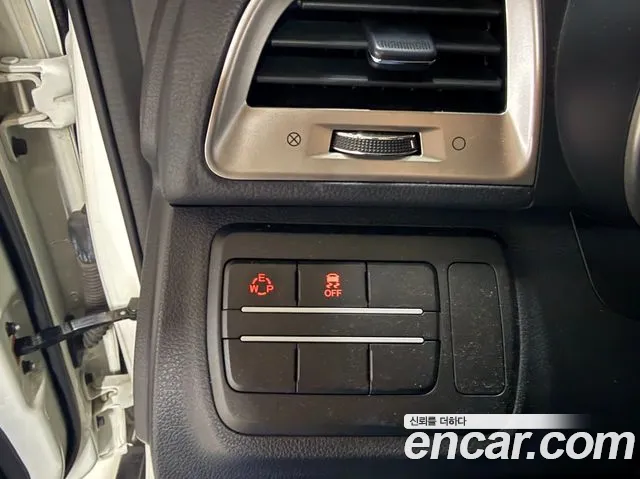 KG_Mobility_Ssangyong TIBOLI 2016 thumb 10