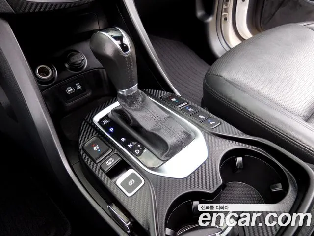 Hyundai Santa Fe 2015 thumb 9
