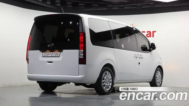 Hyundai Staria 2022 thumb 2