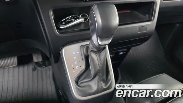 Hyundai Staria 2022 thumb 9