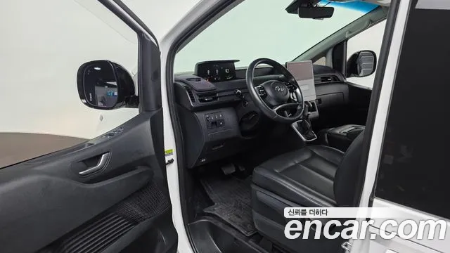 Hyundai Staria 2022 thumb 10
