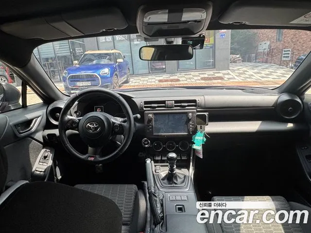 Toyota GT86 2024 thumb 7