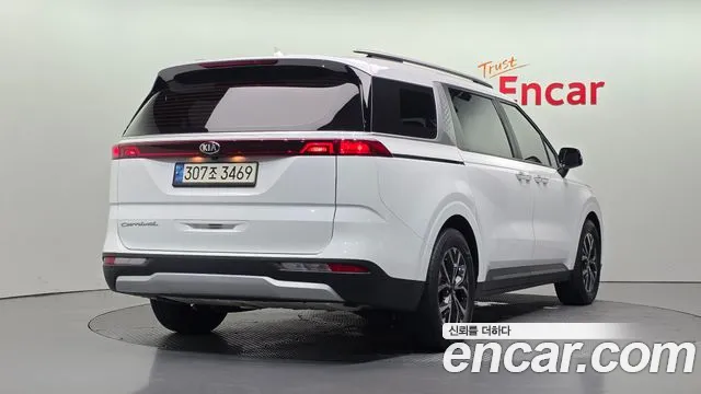 Kia Carnival 2021 thumb 2