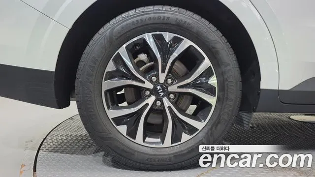 Kia Carnival 2021 thumb 5