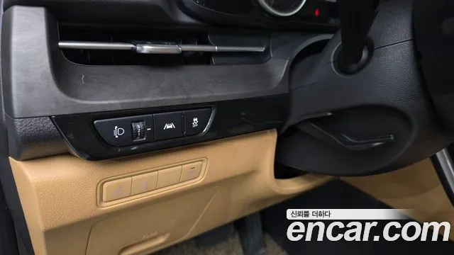 Kia Carnival 2021 thumb 12