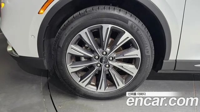 Lincoln Corsair 2021 thumb 5