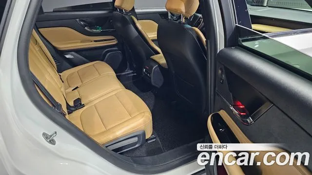 Lincoln Corsair 2021 thumb 11