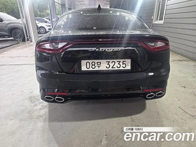 Kia Stinger 2017 thumb 6