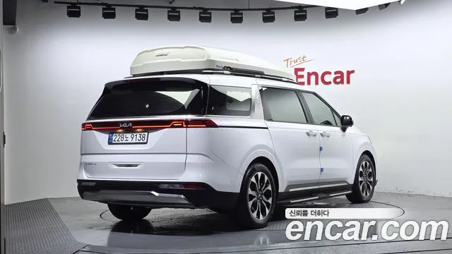 Kia Carnival 2023 thumb 2