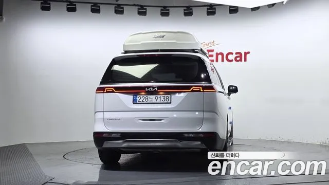 Kia Carnival 2023 thumb 4