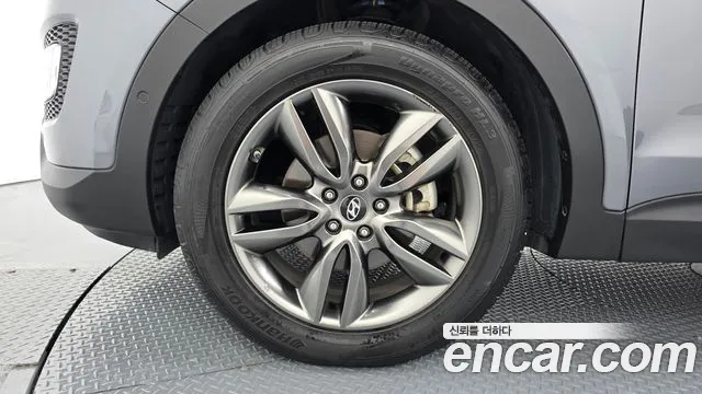 Hyundai Santa Fe 2013 thumb 4