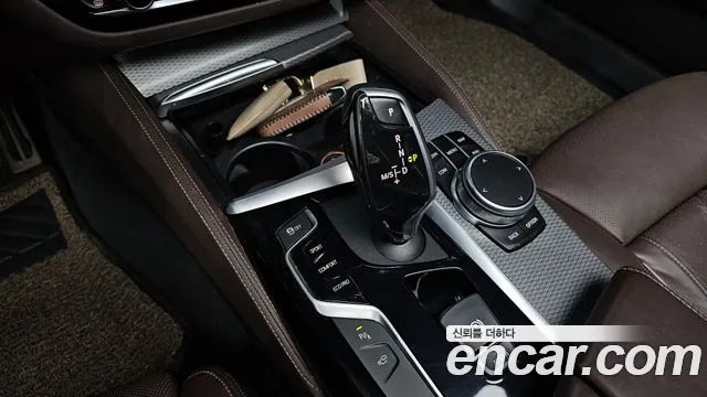 BMW 5 серии 2019 thumb 9