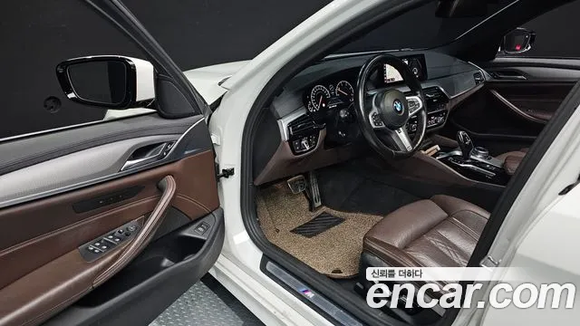 BMW 5 серии 2019 thumb 11