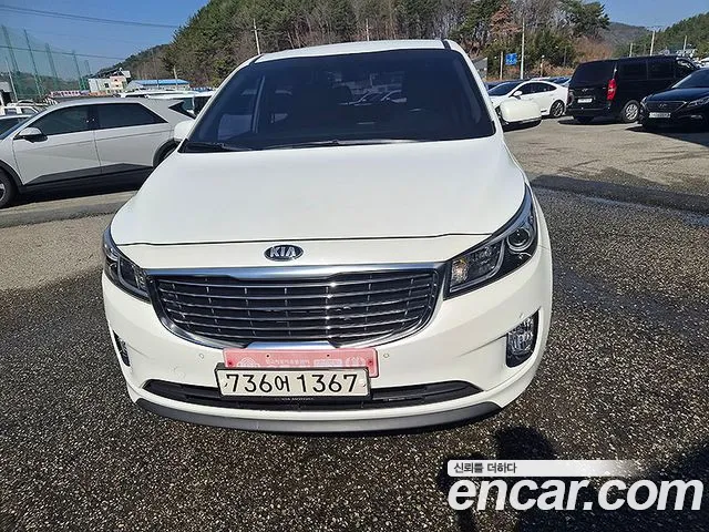 Kia Carnival 2017 thumb 3