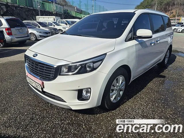 Kia Carnival 2017 thumb 11