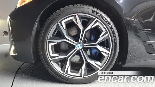 BMW i4 2022 thumb 5