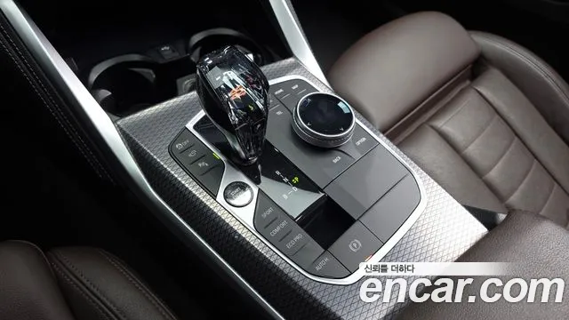 BMW i4 2022 thumb 9