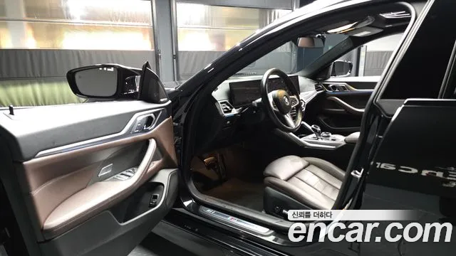 BMW i4 2022 thumb 10