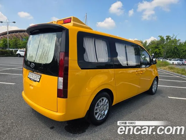 Hyundai Staria 2022 thumb 2
