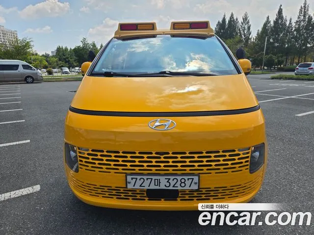 Hyundai Staria 2022 thumb 3