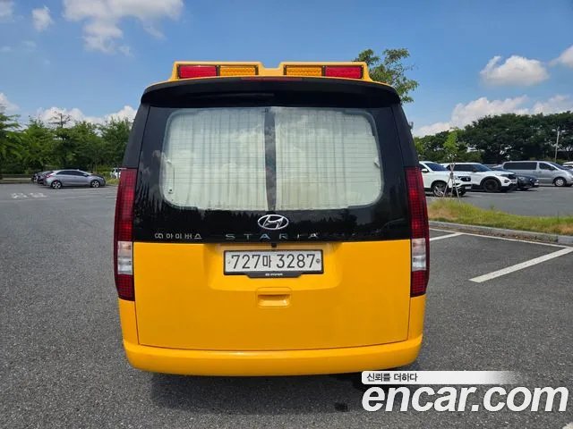 Hyundai Staria 2022 thumb 4