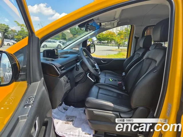 Hyundai Staria 2022 thumb 7