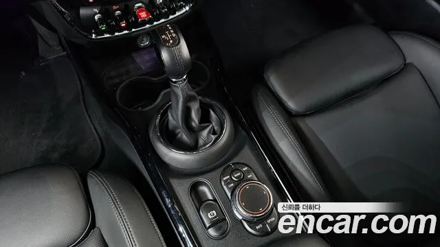 Mini Clubman 2019 thumb 9