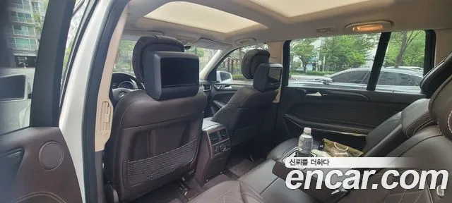 Mercedes-Benz GLS 2019 thumb 12