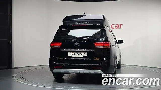Kia Carnival 2017 thumb 4
